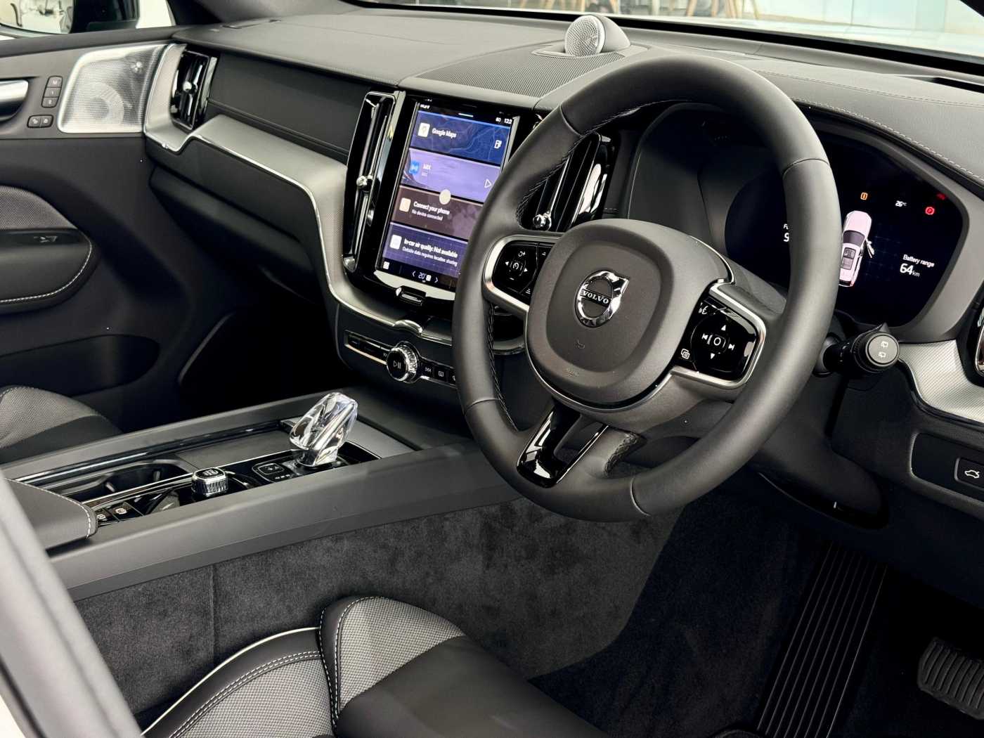 Volvo  XC60 Ultra, T8 AWD Plug-in hybrid, Electric/Petrol, Dark