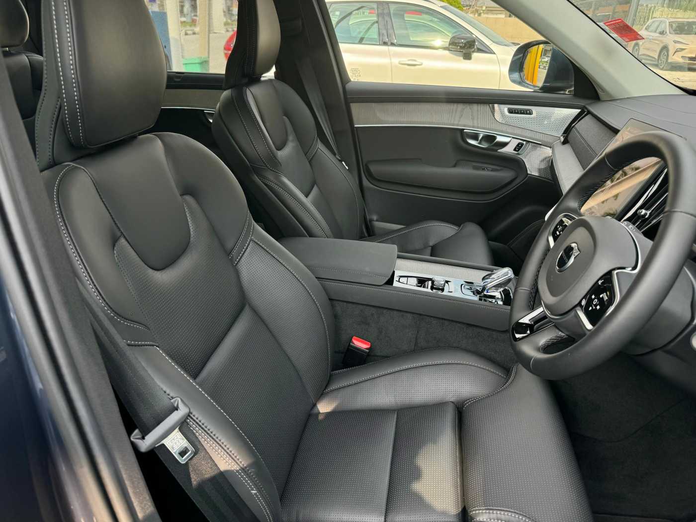 Volvo XC90 Ultra, T8 AWD Plug-in hybrid, Electric/Petrol, Bright, 7 Seats