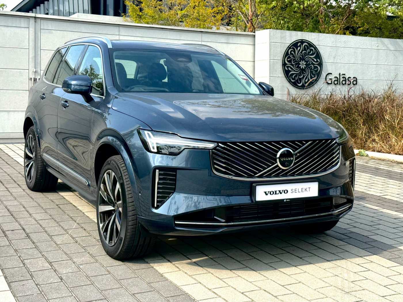 Volvo XC90 Ultra, T8 AWD Plug-in hybrid, Electric/Petrol, Bright, 7 Seats