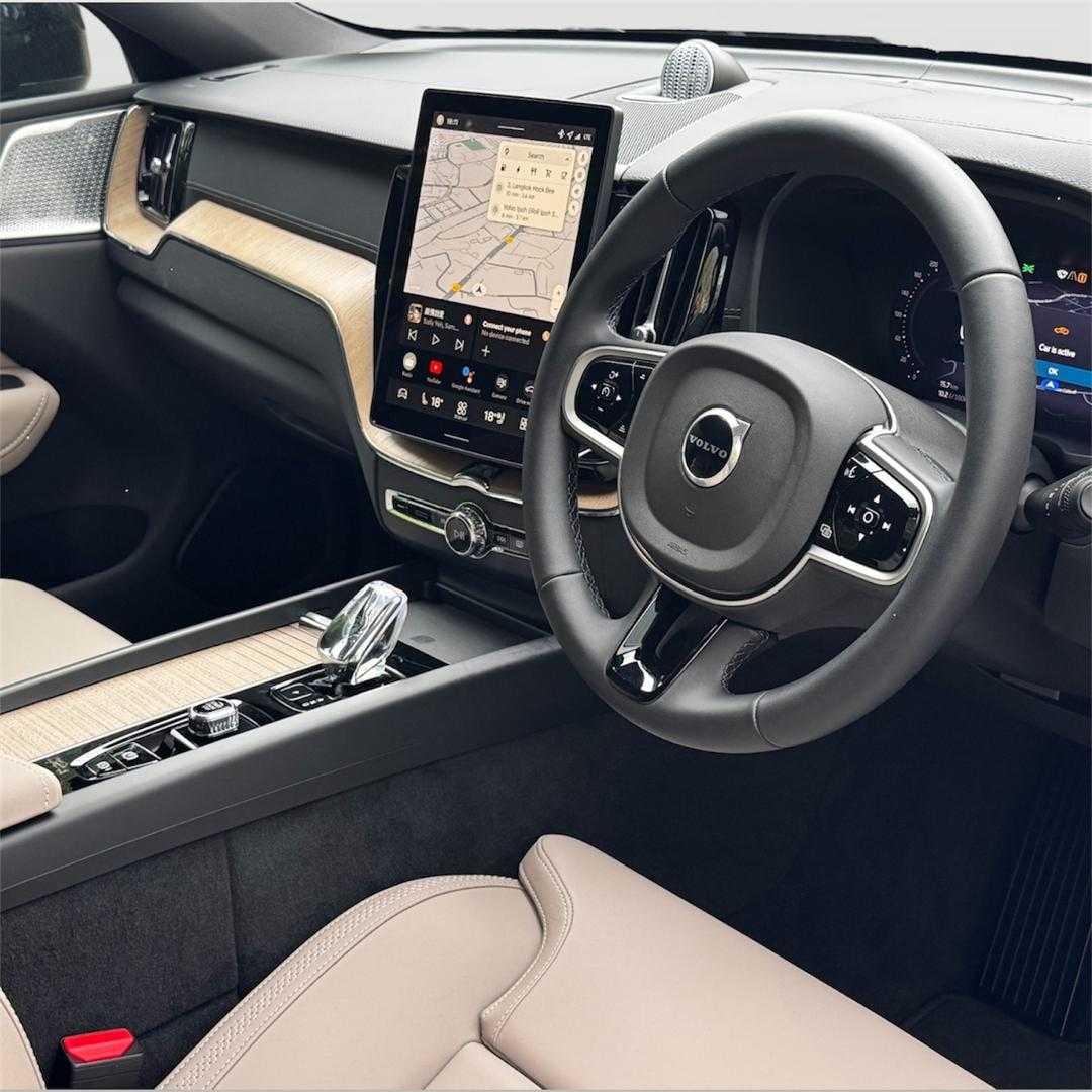 Volvo  XC60 Ultra, T8 AWD Plug-in hybrid, Electric/Petrol, Dark