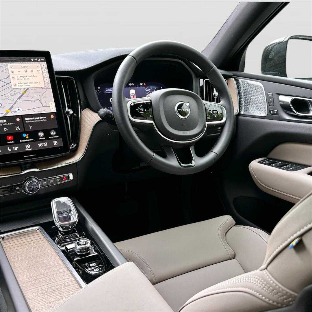Volvo  XC60 Ultra, T8 AWD Plug-in hybrid, Electric/Petrol, Dark