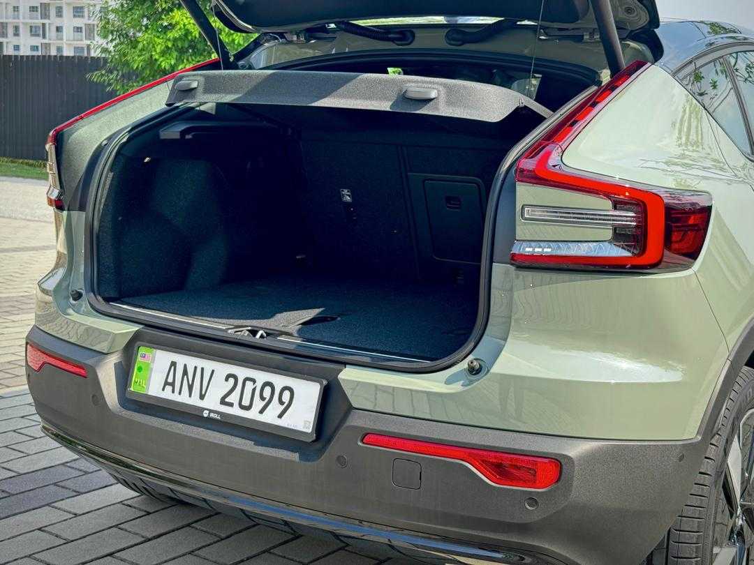 Volvo  EC40 Ultra, Twin Motor, Electric