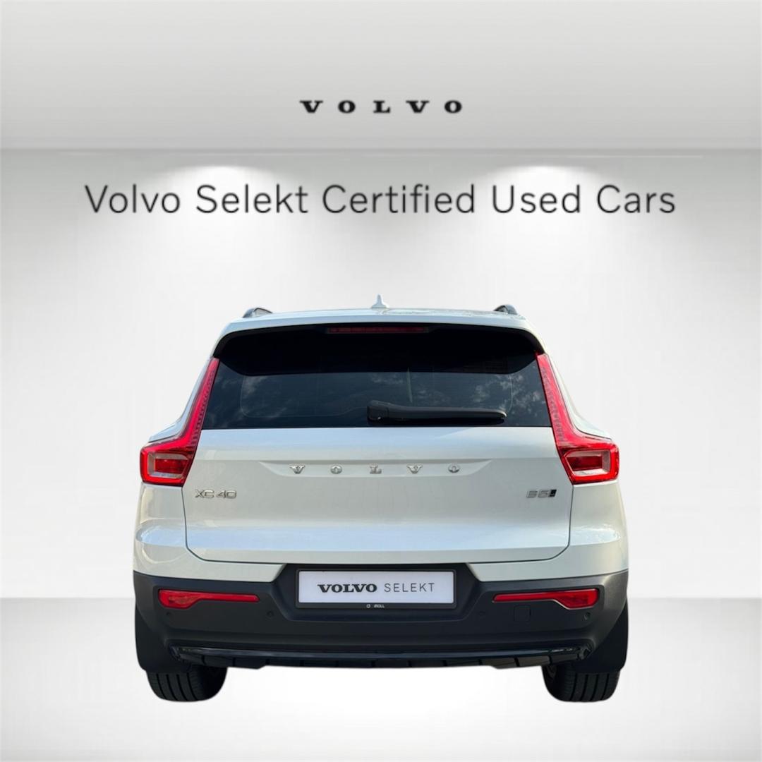 Volvo  XC40 Plus, B5 AWD Mild hybrid, Petrol, Dark