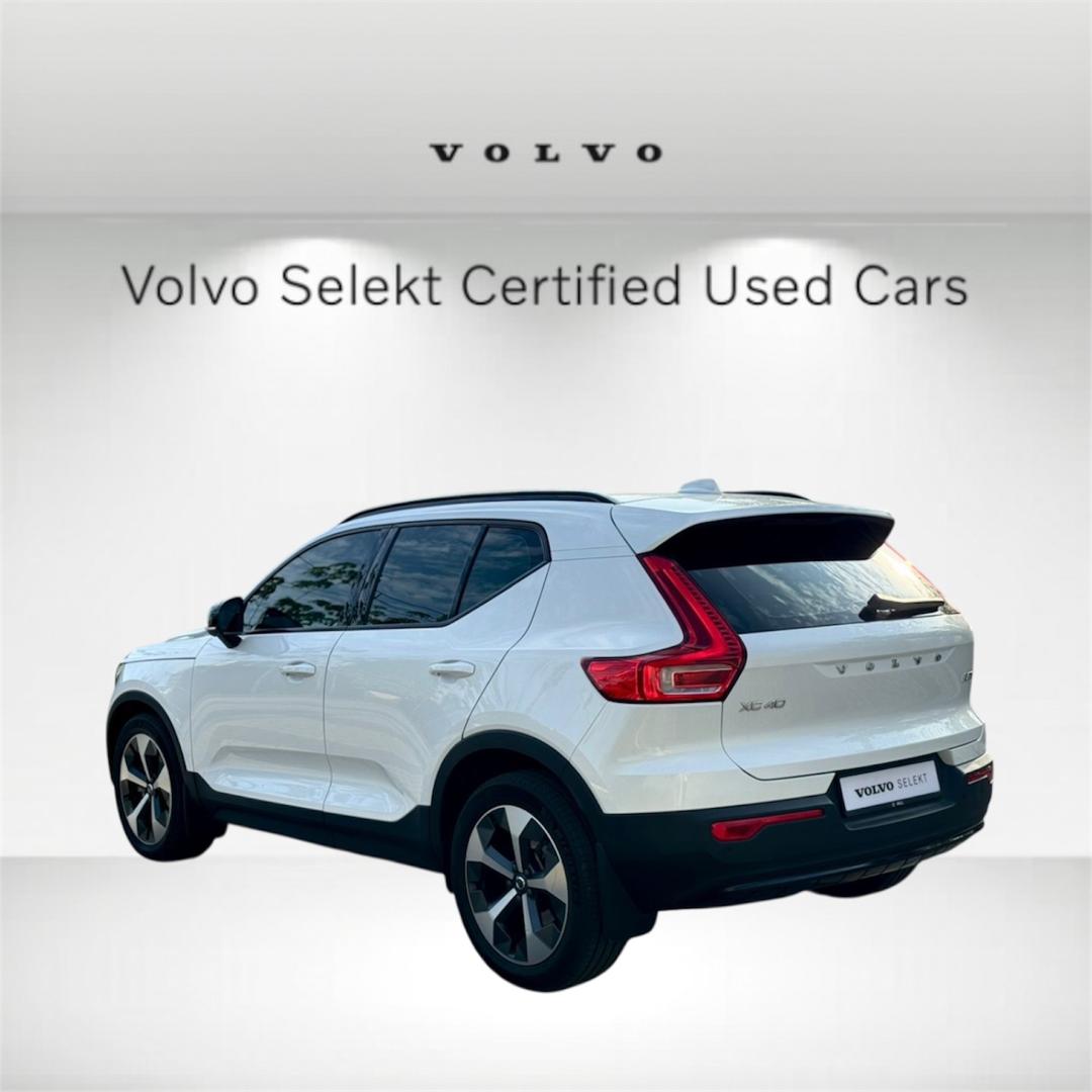 Volvo  XC40 Plus, B5 AWD Mild hybrid, Petrol, Dark