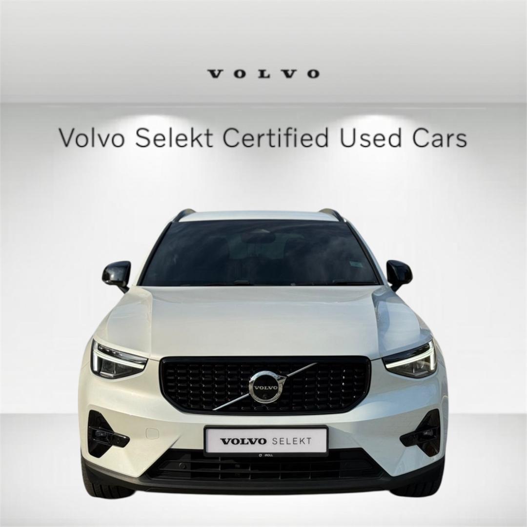 Volvo  XC40 Plus, B5 AWD Mild hybrid, Petrol, Dark