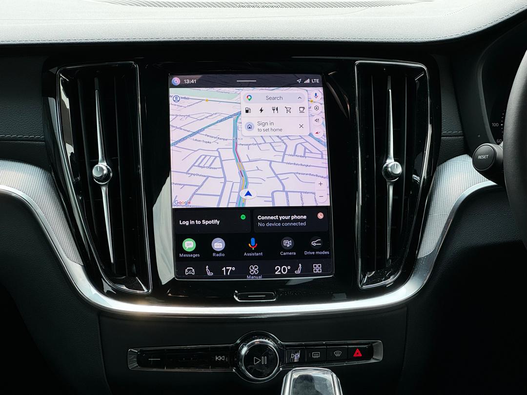 Volvo  S60 Recharge Plus, T8 AWD Plug-in hybrid, Electric/Petrol, Dark