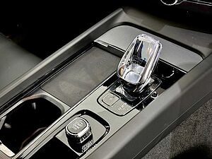 Volvo  XC60 Ultra, T8 AWD Plug-in hybrid, Electric/Petrol, Dark