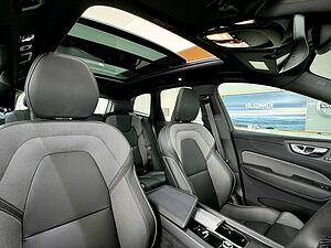 Volvo  XC60 Ultra, T8 AWD Plug-in hybrid, Electric/Petrol, Dark