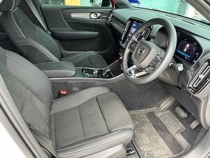 Volvo XC40 Plus, B5 AWD Mild hybrid, Petrol, Dark