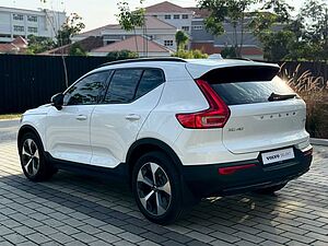 Volvo XC40 Plus, B5 AWD Mild hybrid, Petrol, Dark