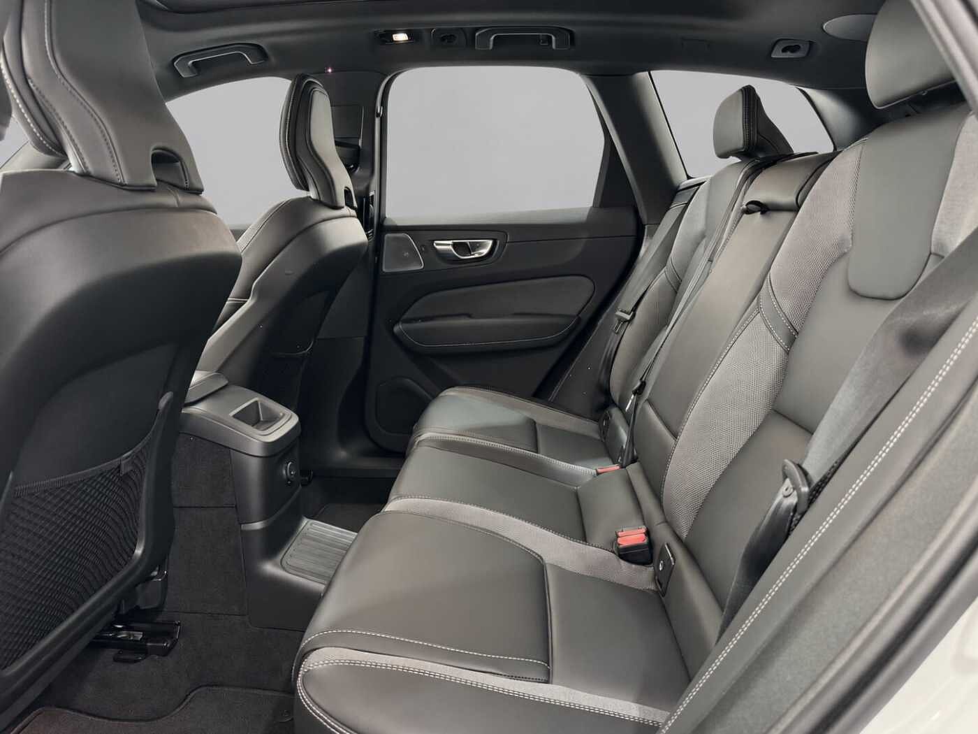 Volvo XC60 Ultra, T8 AWD Plug-in hybrid, Electric/Petrol, Dark