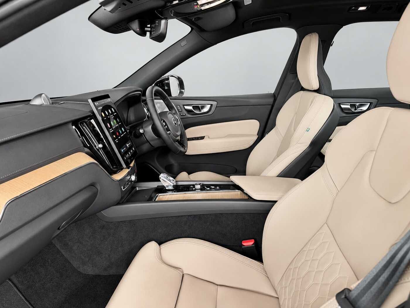 Volvo XC60 Ultra, T8 AWD Plug-in hybrid, Electric/Petrol, Dark