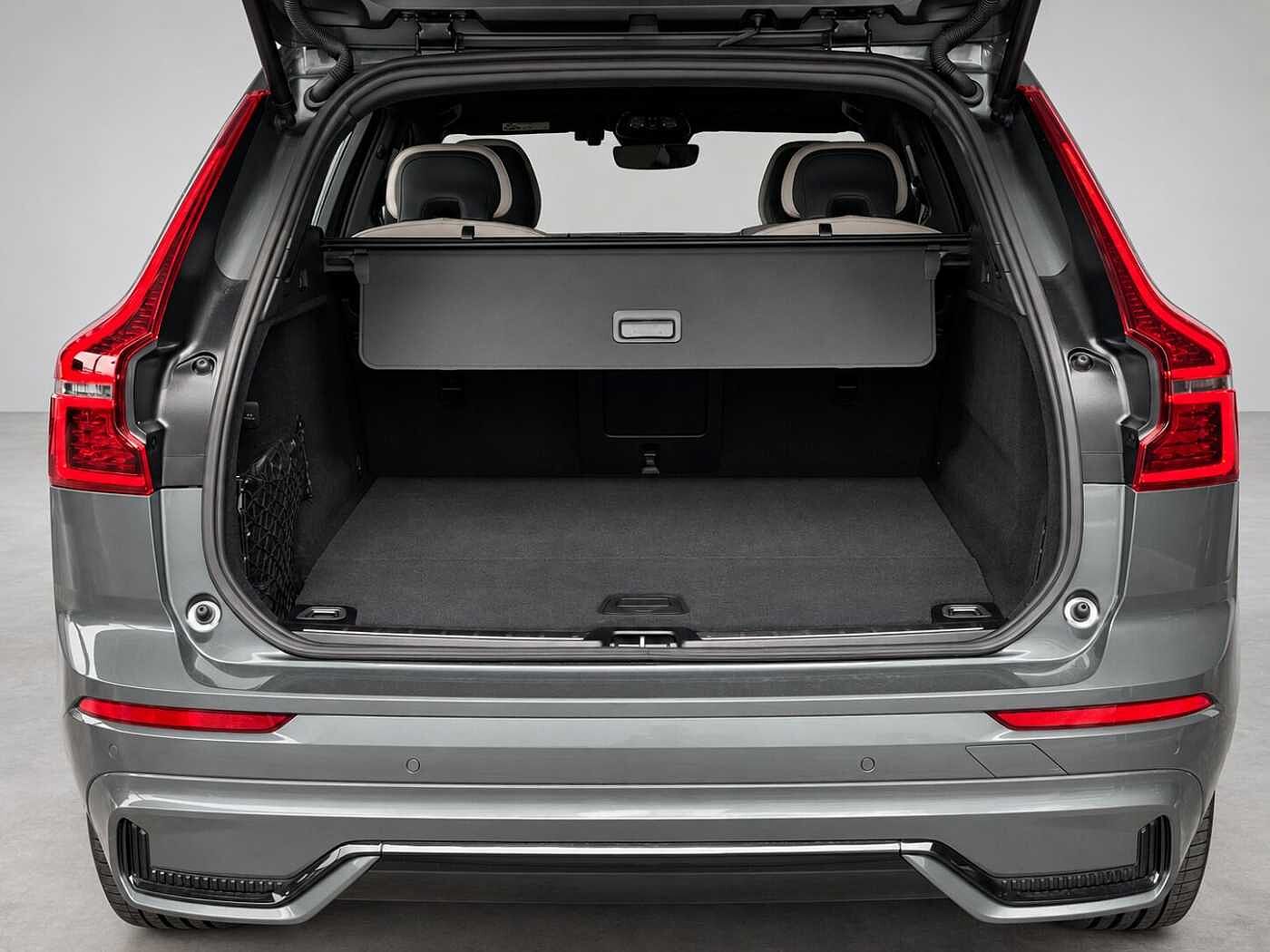 Volvo XC60 Ultra, T8 AWD Plug-in hybrid, Electric/Petrol, Dark