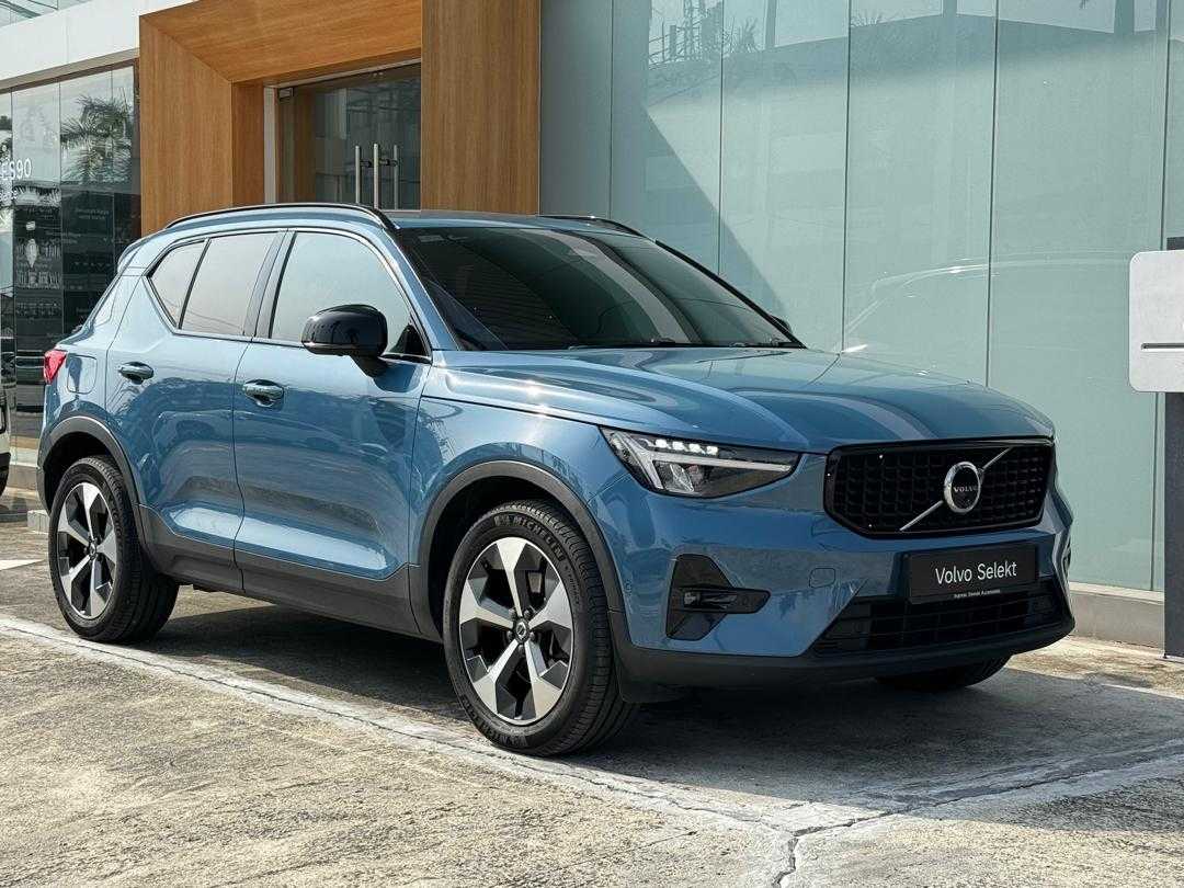 Volvo  XC40 Ultimate, B5 , Petrol, Dark