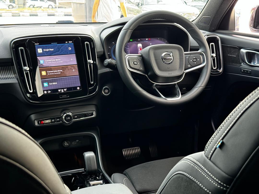 Volvo  XC40 Ultimate, B5 , Petrol, Dark