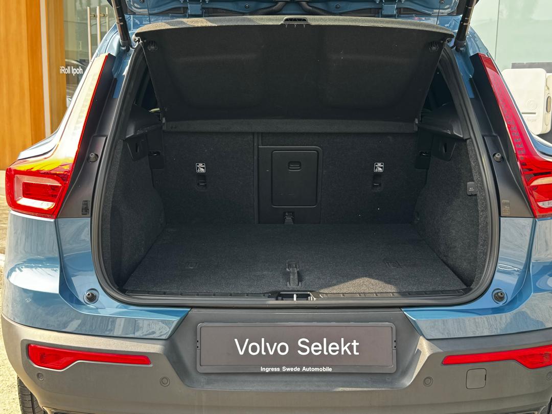 Volvo  XC40 Ultimate, B5 , Petrol, Dark