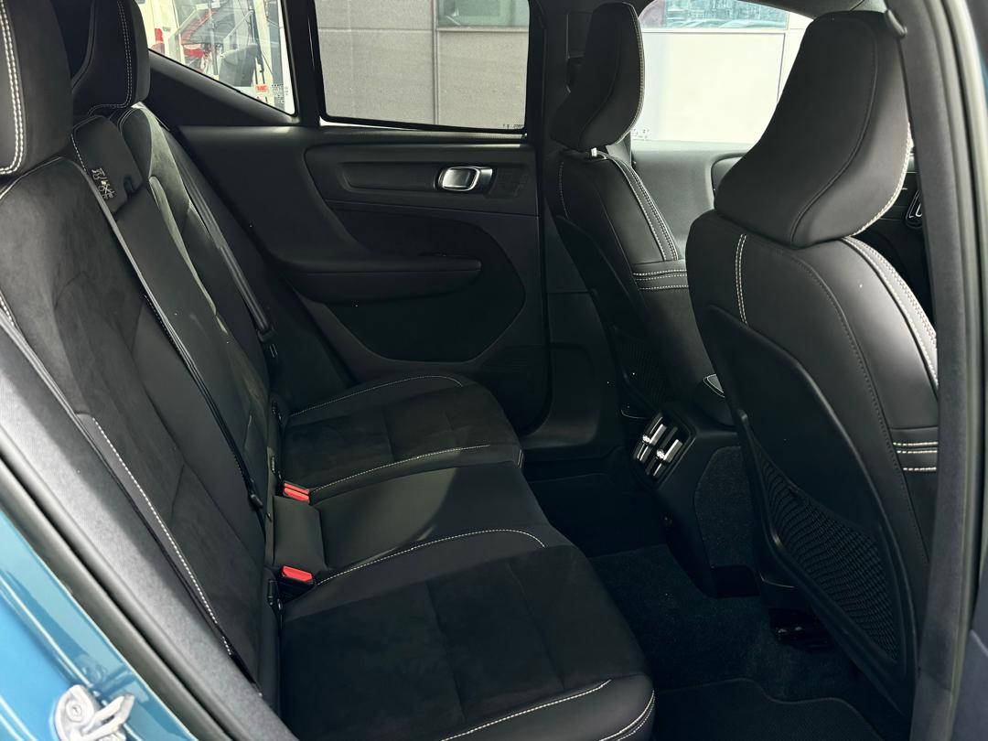 Volvo  XC40 Ultimate, B5 , Petrol, Dark