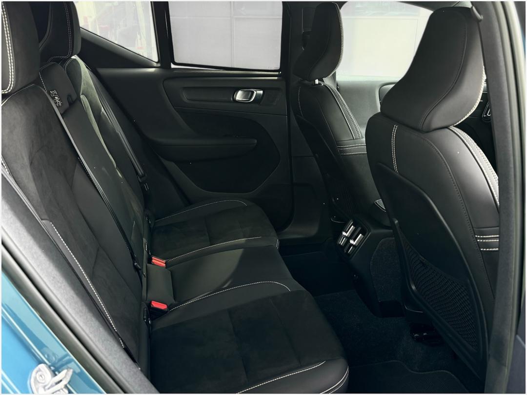 Volvo  XC40 Ultimate, B5 , Petrol, Dark