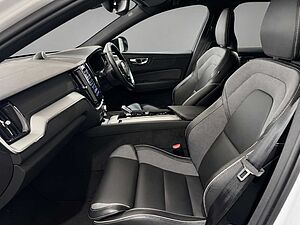 Volvo XC60 Ultra, T8 AWD Plug-in hybrid, Electric/Petrol, Dark