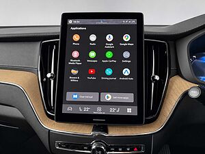 Volvo XC60 Ultra, T8 AWD Plug-in hybrid, Electric/Petrol, Dark