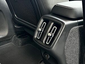 Volvo  XC40 Ultimate, B5 , Petrol, Dark